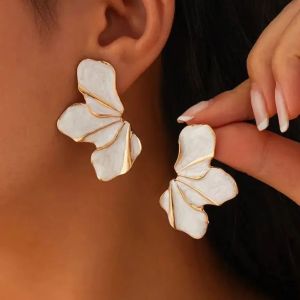 SHIXIN Elegant White Half Flower Stud Earrings for Women Luxury Dripping Oil Petals Piercing Earrings Wedding Party Jewelry