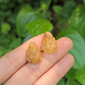 Q2596 Charm hồ ly chúa Thạch Anh Tóc Vàng 2 màu: Vàng sáng & Vàng nâu sẵn lỗ 2li hợp Thổ & Kim - Phong Thủy TUDO