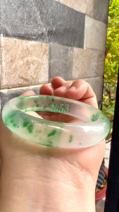 Vòng Tay Nữ Bản Hẹ Đá Mã Não DuLong Trắng Xanh Rong Biển Trong Bóng Đẹp Ni 53mm Cao 13mm Dầy 8mm Nữ 50kg - 55kg đeo Món quà tặng Nữ đeo tay xinh rẻ đẹp ý nghĩa có 550k ạ