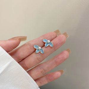 French Design Sensual Small Batch Pearl Drop Glaze Earrings No Piercing Required Flower Petal Studs New 2025 Fashion Jewelry