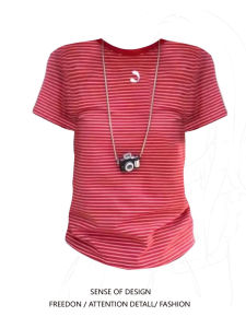 เสื้อยืดคอกลมแขนสั้นลายทางปักสไตล์อเมริกันย้อนยุคไซส์ใหญ่สำหรับผู้หญิงในช่วงฤดูร้อน เสื้อตัวบนทรงเข้ารูปเอวสูง