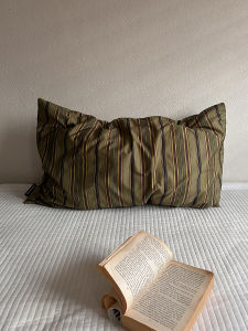 ปลอกหมอนเดี่ยว ผ้าฝ้าย ลายทาง ซักได้ สีล้วน ทรงสี่เหลี่ยม ปิดแบบซองจดหมาย ระบายอากาศได้ดี ดูดซับเหงื่อ ใช้ได้ทุกฤดูกาล