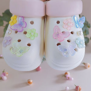 Fashion Sweet Cute Girly Hole Shoe Charms Designer Elegant Vintage Butterfly Pearl Shoe Jewelry All-match Flower Shoe Accessorie