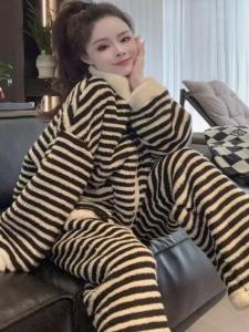 Đồ Ngủ Lông Cừu Hai Mặt Dày Cổ Đứng Kẻ Sọc Đơn Giản Phong Cách Hàn Quốc Cho Nữ Quần Dài Ấm Áp Thoải Mái Mặc Ở Nhà Mùa Đông 2025