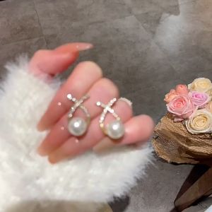 Anting Mutiara Wanita Korea Hijab Giwang Model Tusuk Tindik Stud Earrings Accesories Fashion Model Terbaru Aksesoris Anting Hello Girl E21