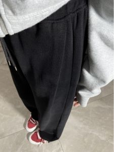 กางเกงวอร์มสปอร์ตสีดำสำหรับผู้หญิง ฤดูใบไม้ผลิและฤดูใบไม้ร่วง 2025 กางเกงขายาวทรงตรงผ้ากำมะหยี่แบบใหม่ ทรงเข้ารูป ทรงหลวม