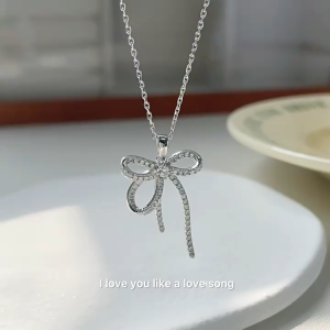 AHOURR สร้อยคอ Super Fairy Bow ดีไซน์เก๋ไก๋สำหรับผู้หญิง โซ่กระดูกไหปลาร้าดีไซน์เก๋ไก๋