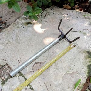 Alat pembersih serbaguna-Garuk got dan sampah-Alat berkebun-garukan sampah gagang besi premium-gagang besi super