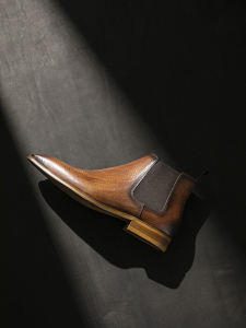 Mens Chelsea Boots Short Cylinder Business Dress Style Embossed Leather Sole Business Party Footwear Winter Season