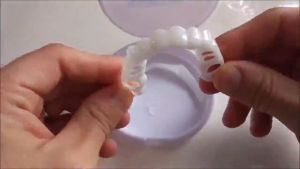 2Pcs/Set Teeth Denture Upper Snap on Smile Natural Flex Denture Cover Silicone Tooth Brace Cosmetic Teeth for Dental Cli