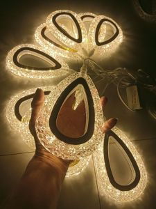 Đèn Thả Trùm 10 Giọt Lệ Rỗng LED Sáng Vàng