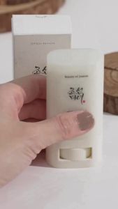 [Beauty of Joseon] Matte Sun Stick: Mugwort + Camellia 18g – Oil-Free Matte Sun Protection