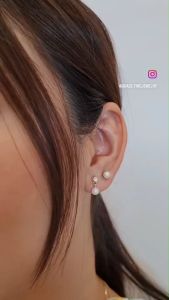 Grace Fine Jewelry ต่างหูปักก้านมุกแท้ทองแท้ 9k  Pearls Drop With White Sapphire Stud