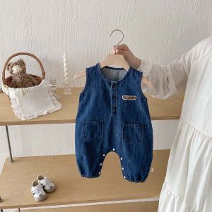 Korean version of spring and autumn baby Denim sleeveless jumpsuit baby boy fashion sleeveless suspenders very suitable for go