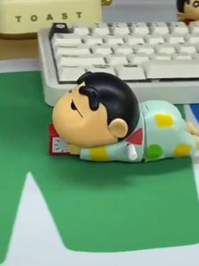 Crayon Shin-chan crawling toy dynamic life series Crayon Shin-chan hand-cranked toy gift ornament doll toys