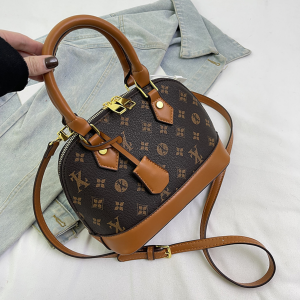 2026 New Womens Fashionable Light Luxury Vintage Flower Handbag French Elegant Shell Bag Perfect for Commuting and Dating