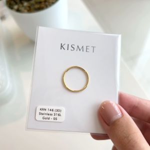 Kismet แหวนมินิมอล ตัวเรือนสแตนเลส ฝังเพชรสังเคราะห์ 3 เม็ด ชุบสีทอง (24k Gold) Gray & Gold Jewelry [KRN146]