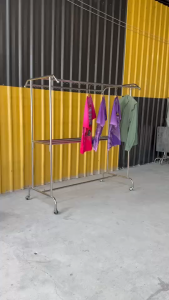 ราวแขวนผ้าสแตนเลส ยาว150xสูง170xกว้าง85 ราวตากผ้า แถมลูกลากแบบเบรคได้ 4 ล้อ + ไม้แขวนเสื้อสแตนเลส 1 แพค พร้อมส่ง