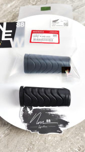 Footstep Depan Karet Foot Step Depan Blade 110 125 Karbu FI Revo 110 Karbu FI FIT X Supra X 125 FI New dan Helm-In Original Thailand 50661-KWB-600