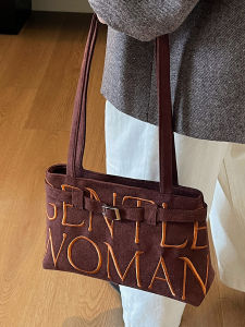 2025 New Retro American Design Embroidered Letter Womens Tote Bag Large Capacity Underarm Mat Fashionable All-Match Handbag