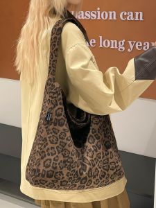 Ladies Commuter BaoFen Single Shoulder Bag Leopard Print Original Design Style Versatile Bag Non-Repeating Fashion Bag