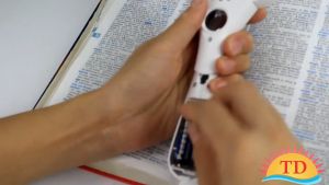 Kính lúp cầm tay loại đại magnification TH-607B zoom 2x 4x 25x Lens 137mm có 3 đèn Led