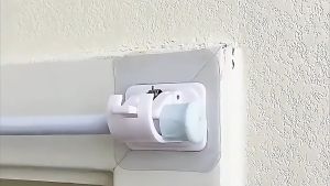 Bracket Klip Hanger Socket Hook Tiang Gorden Tempel Tanpa Bor Multifungsi HM1003