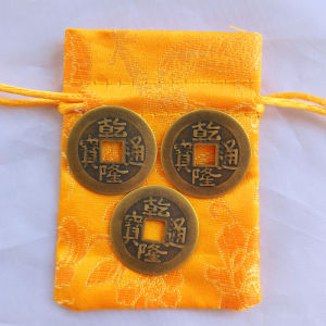 กระเป๋าใส่เหรียญเงินบริสุทธิ์ Qianlong Tongbao กระเป๋าใส่เหรียญวัสดุผ้าแบบคลาสสิกสำหรับตกแต่งบ้าน สไตล์เรขาคณิตแบบคลาสสิก