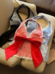 GUZILIAN | เสื้อกั๊กแขนกุดผู้หญิง Pure Desire สายรัดเกาะอกพร้อมแผ่นเสริมหน้าอก ผ้าลูกไม้ปะติดปะต่อกัน ลายผีเสื้อ ทรงหลวม ฤดูร้อน 2025