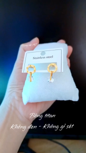 Bông tai titan mặt tròn xoàn mạ vàng tươi