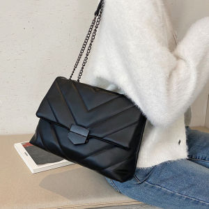 Deere Jack กระเป๋าสะพายผญ ผู้หญิงกระเป๋าสะพายไหล่แฟชั่น กระเป๋าเอกสารโซ่ สีทึบ กระเป๋าสะพายไหล่