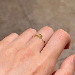 Simple Artistic 18K Gold Embedded Yellow Crystal Diamond Bamboo Node Ring Fashionable Commute Geometric Pattern Womens Ring