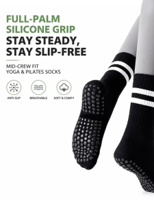 Anti-slip yoga and pilates socks | Black cotton toe grip | Middle section sailor adjustment | Breathable | Soft and comfortable | Stabilizes prevents slipping