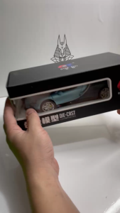 Mô Hình Xe Ôtô Kim Loại 1/24 Siêu Xe BUGATTI CHIRON SPORT Dùng Để Trưng Bày Bàn làm Việc