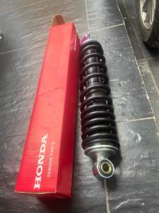 SHOK BELAKANG SHOCK BELAKANG SHOKBREKER BELAKANG BEAT FI SCOOPY FI SPACY FI BEAT VARIO SCOPY KARBU BEAT POP BEAT STREET ORIGINAL HONDA