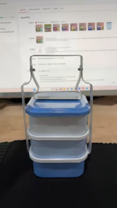 ปิ่นโตขนาดเล็ก รุ่นทรงเหลี่ยมเบนโตะ 3 ชั้น กว้าง 11 ซม. สุ่มสี