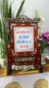 KHUNG HÌNH ẢNH THỜ GỖ TRÀM CẨN ỐC XÀ CỪ 20 X 25
