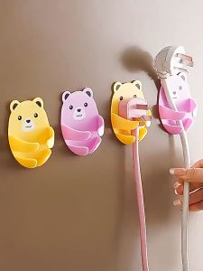 [TMC-02] 4个小熊插头挂钩 4pcs/SET Cartoon Bear Hole Free Hook Wire Plug Storage Plug Fixing Strong Adhesive cangkuk palam beru