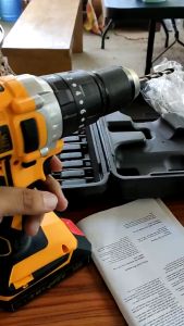 DeWalt 1288V Impact Cordless Drill Hand Drill 2 Battery 1 Charger 32 PCS Set Battery Screwdriver