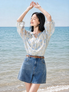 OSA | French Floral Three-quarter Sleeve V-neck Tie-front Blouse Two-piece Set