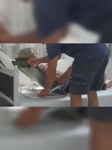 พนักพิงหลัง พับได้  มีที่พักแขนปรับได้6ระดับ พนักพิงหลัง บนเตียง ผู้สูงอายุ พนักพิงผู้ป่วย ไม่ขึ้นสนิม สีไม่ลอกเตียงนอนชายชรานั่งพิงเก้าอี้ชั้นวางหลังผู้ป่วยอัมพฤกษ์ครึ่งนอนหมอนสนับสนุนอุปกรณ์การพยาบาลเตียง