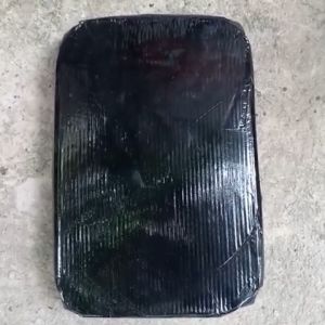 NHỰA ĐƯỜNG CỨNG ( KHÔ ) CHỐNG THẤM - HỘP 5KG CHỊU NHIỆT CAO