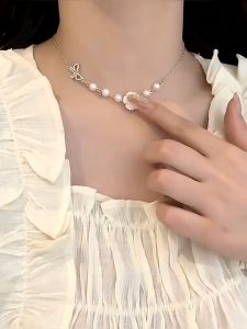 New High-end Simple Pendant Niche Ins Style Hot Girl Flower Clavicle Chain Jewelry