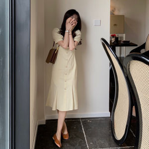 ชุดเดรสผู้หญิงสไตล์เกาหลีหวานเรียบง่ายสีอัลมอนด์แขนพองและกระโปรงทรงเอเอเอวสูงสําหรับฤดูร้อน