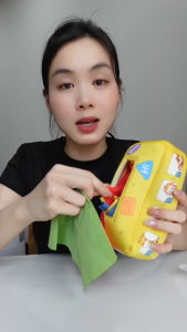 Đồ chơi hộp khăn rút giấy rút vải cho bé phát triển kĩ năng có thể dùng làm hộp khăn giấy gia đình