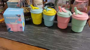 Baby Cartoon Silicone Straw Cup Baby Portable Feeding Free BPA Training Learn-to-Drink with HandleCup with Straw Cawan Budak