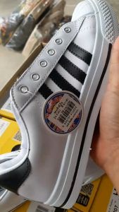 รอเท้าผ้าใบแฟชั่่นแบบชิคพร้อมกล่องสี่แทบfeebusรุ่นf-511มีไชส37-44