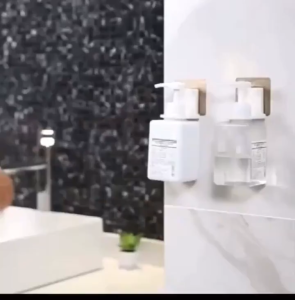 Combo 2 Dụng cụ đỡ chai dầu gội hoặc sữa tắm trong nhà vê sinh bằng nhưa dán tường siêu chắc
