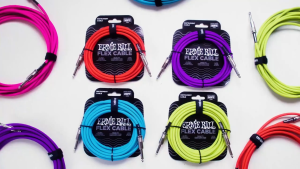 ERNIE BALL® สายแจ๊คอย่างดี ความยืดหยุ่นสูง หัวตรง-งอ ยาว 3.05 ม. รุ่น FLEX INSTRUMENT CABLE STRAIGHT/ANGLE 10FT