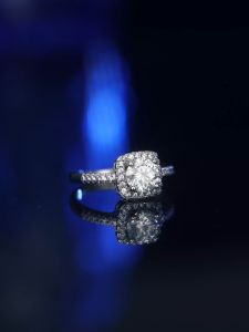 LOVETIA Cincin Moissanite Square 1.0 Ct Sertifikat GRA BTJZ025